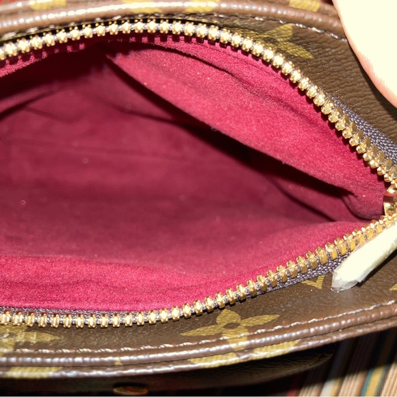 Louis Vuitton Monogram Partition Wristlet/Clutch - Picture 16 of 16